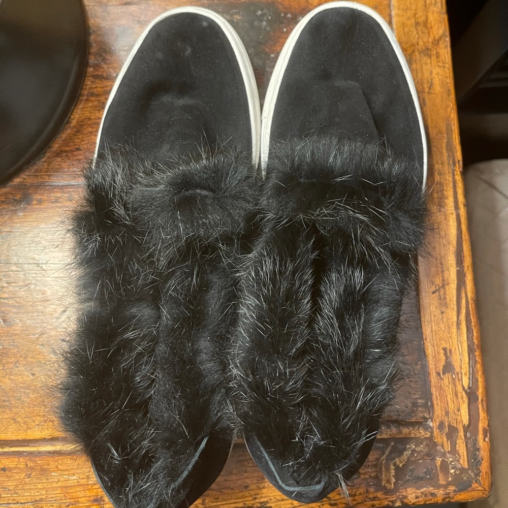 Sneakers with faux trim